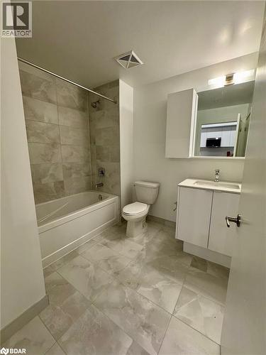 2088 James Street Unit# 407, Burlington, ON - Indoor Photo Showing Bathroom