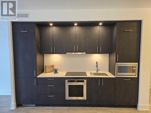 2305 - 10 Inn On The Park Drive, Toronto, ON - Indoor Photo Showing Kitchen