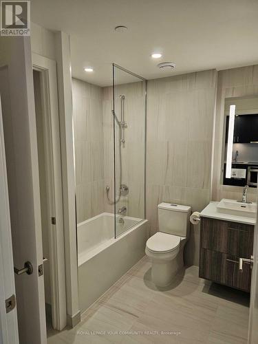 2305 - 10 Inn On The Park Drive, Toronto, ON - Indoor Photo Showing Bathroom
