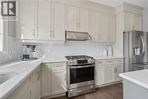 22 Marty Lane, New Hamburg, ON - Indoor Photo Showing Kitchen With Upgraded Kitchen