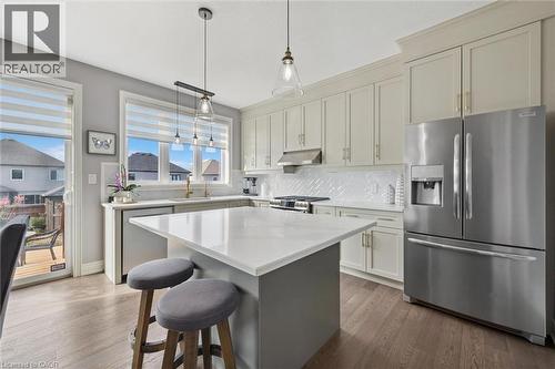 22 Marty Lane, New Hamburg, ON - Indoor Photo Showing Kitchen With Upgraded Kitchen
