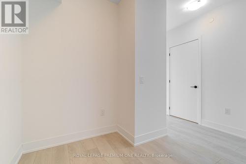406 - 2450 Old Bronte Road, Oakville, ON - Indoor Photo Showing Other Room