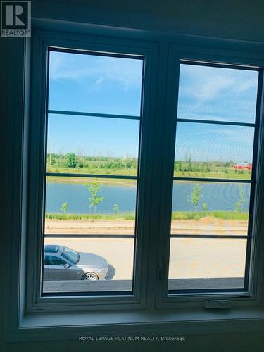 1366 Sycamore Garden, Milton, ON - Indoor Photo Showing Other Room