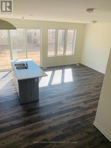 1366 Sycamore Garden, Milton, ON - Indoor Photo Showing Kitchen With Double Sink