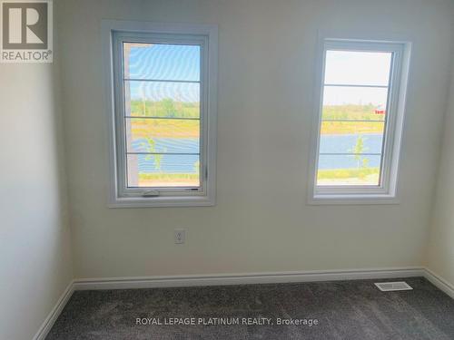 1366 Sycamore Garden, Milton, ON - Indoor Photo Showing Other Room