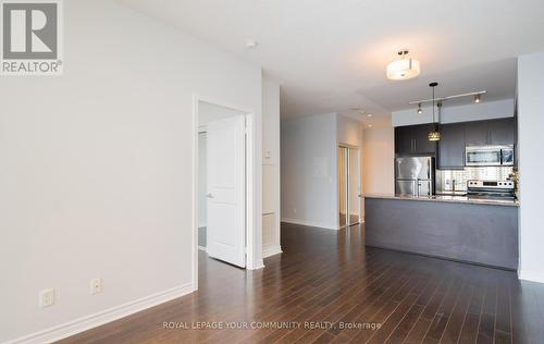 827 - 2885 Bayview Avenue, Toronto, ON - Indoor Photo Showing Kitchen