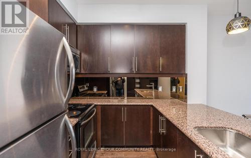 827 - 2885 Bayview Avenue, Toronto, ON - Indoor Photo Showing Kitchen