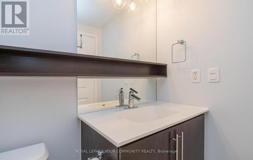 827 - 2885 Bayview Avenue, Toronto, ON - Indoor Photo Showing Bathroom