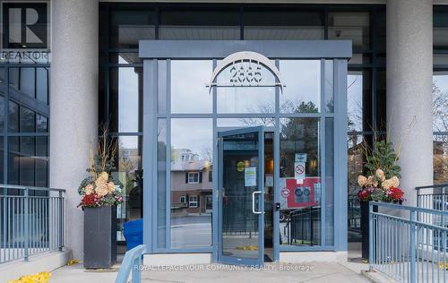 827 - 2885 Bayview Avenue, Toronto, ON - Outdoor