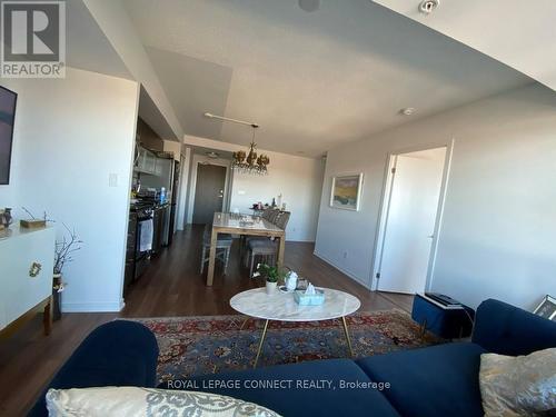 1702 - 68 Abell Street, Toronto, ON - Indoor Photo Showing Living Room
