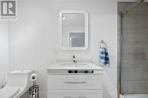 929 Masson Street, Oshawa, ON - Indoor Photo Showing Bathroom