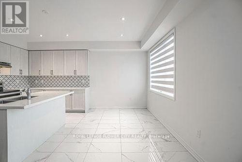 Upper - 37 Hashmi Place, Brampton, ON - Indoor Photo Showing Kitchen