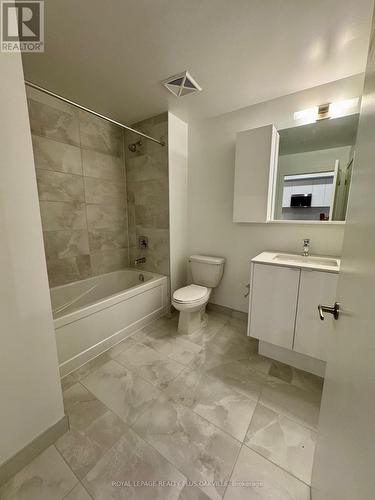 407 - 2088 James Street, Burlington, ON - Indoor Photo Showing Bathroom