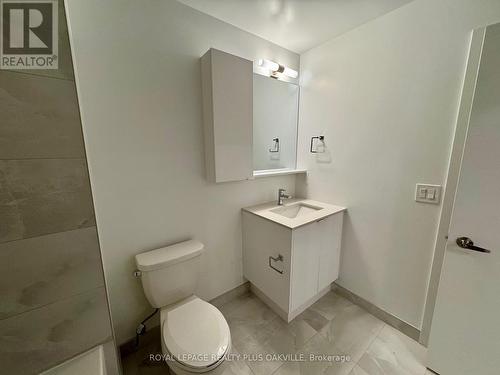 407 - 2088 James Street, Burlington, ON - Indoor Photo Showing Bathroom