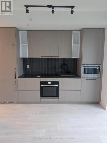 2108 - 1285 Dupont Street N, Toronto, ON - Indoor Photo Showing Kitchen