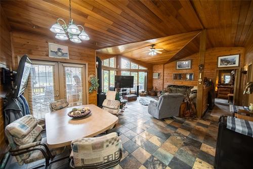 6291 Tie Lake Shore Road, Jaffray, BC - Indoor