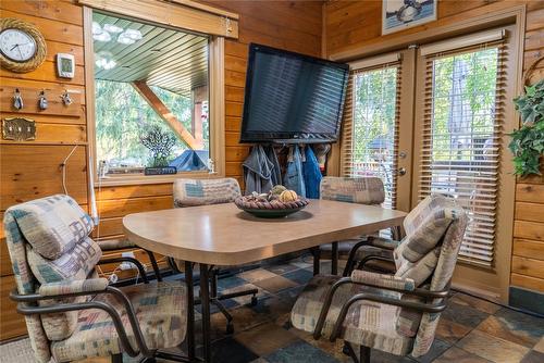6291 Tie Lake Shore Road, Jaffray, BC - Indoor Photo Showing Dining Room