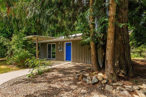 1405 Lepitzki Road, Creston, BC - Outdoor
