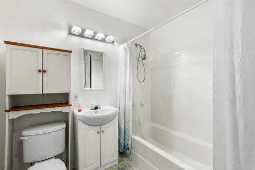 1405 Lepitzki Road, Creston, BC - Indoor Photo Showing Bathroom