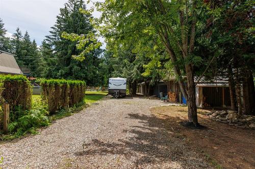 1405 Lepitzki Road, Creston, BC - Outdoor