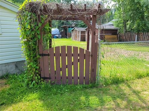 6780 Mead Road, Jaffray, BC - Outdoor