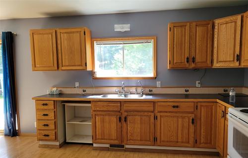 6780 Mead Road, Jaffray, BC - Indoor Photo Showing Kitchen With Double Sink