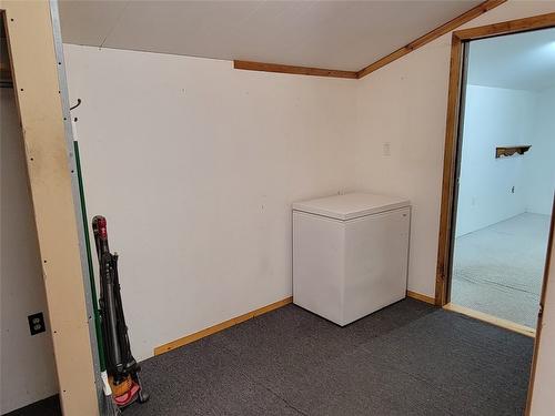 6780 Mead Road, Jaffray, BC - Indoor Photo Showing Other Room
