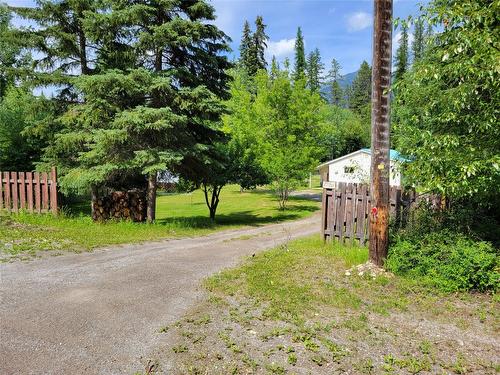 6780 Mead Road, Jaffray, BC - Outdoor