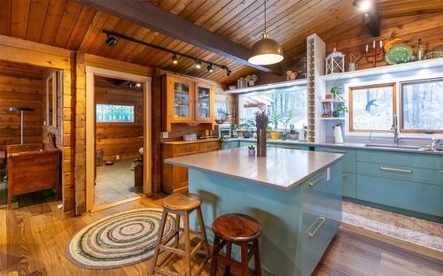 781 Gardom Lake Road, Enderby, BC - Indoor