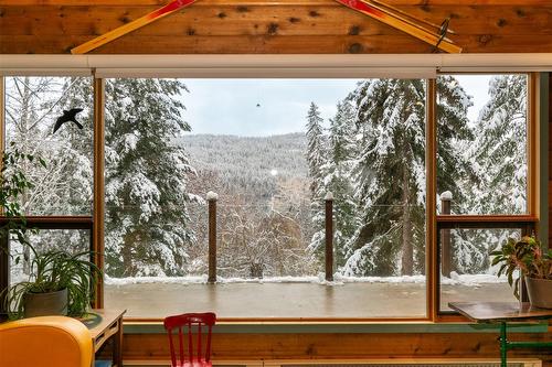 781 Gardom Lake Road, Enderby, BC - Indoor Photo Showing Other Room
