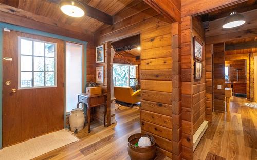 781 Gardom Lake Road, Enderby, BC - Indoor Photo Showing Other Room