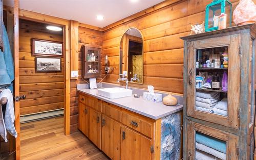 781 Gardom Lake Road, Enderby, BC - Indoor