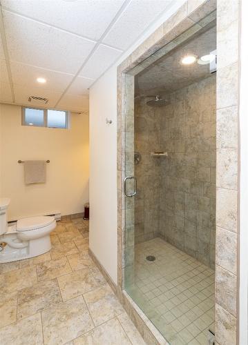 781 Gardom Lake Road, Enderby, BC - Indoor Photo Showing Bathroom