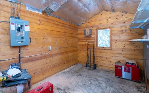 781 Gardom Lake Road, Enderby, BC - Indoor