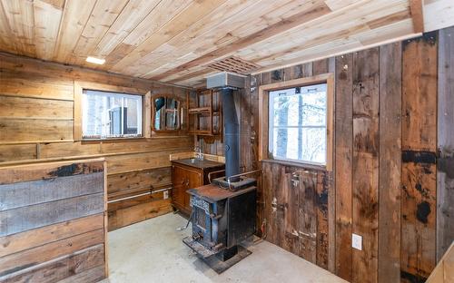 781 Gardom Lake Road, Enderby, BC - Indoor Photo Showing Other Room
