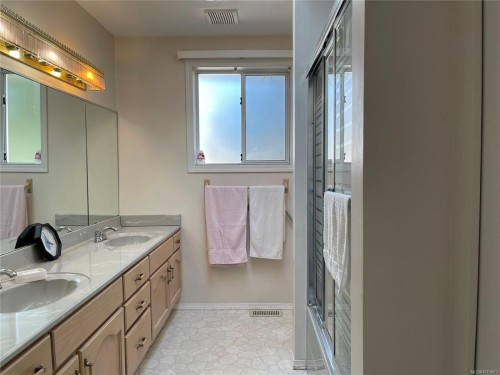 3631 Grieve Rd, Port Alberni, BC 