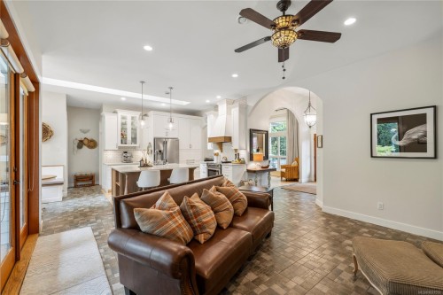 7190 Hase Pl, Lantzville, BC 