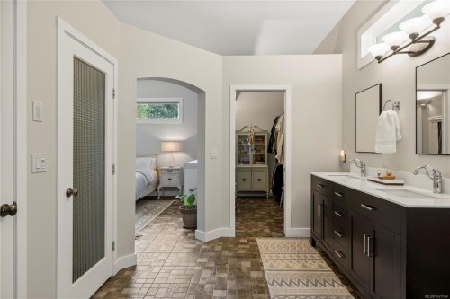 7190 Hase Pl, Lantzville, BC 