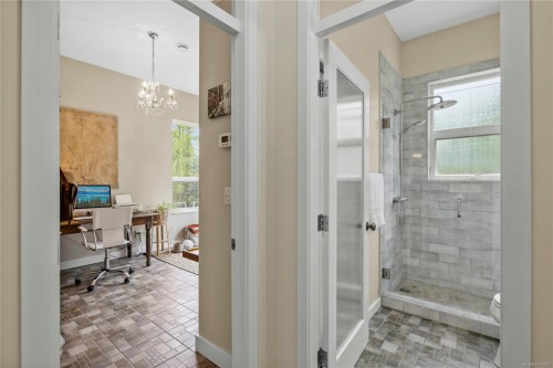 7190 Hase Pl, Lantzville, BC 