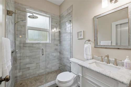 7190 Hase Pl, Lantzville, BC 