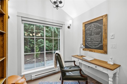 7190 Hase Pl, Lantzville, BC 