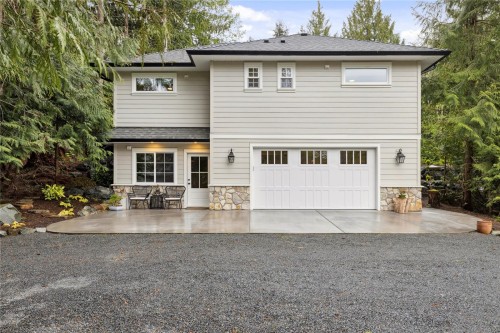 7190 Hase Pl, Lantzville, BC 