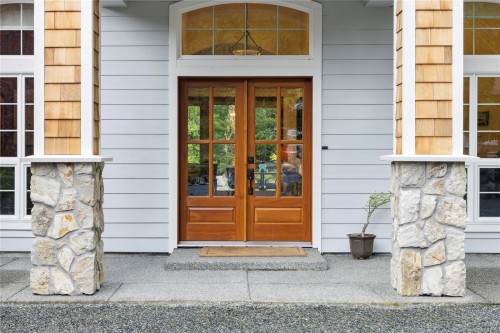 7190 Hase Pl, Lantzville, BC 