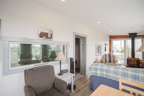 1098 Sixth Ave, Ucluelet, BC 