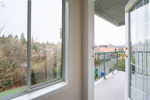 302-275 First St, Duncan, BC -  With Exterior