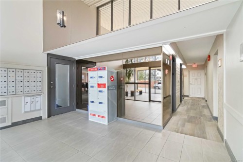 206-327 Maitland St, Victoria, BC - Indoor Photo Showing Other Room