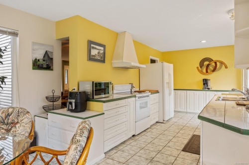 317 Quarry Rd, Comox, BC 