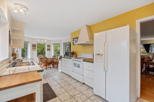 317 Quarry Rd, Comox, BC 