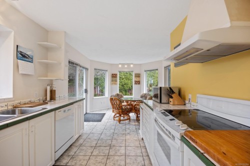 317 Quarry Rd, Comox, BC 