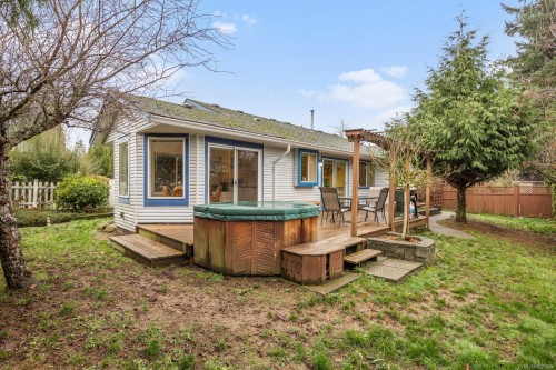 317 Quarry Rd, Comox, BC 